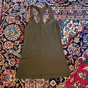 LuLuLemon army green tank top size 8, tag torn off